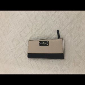 Kate spade  Stacy wallet Bay Street